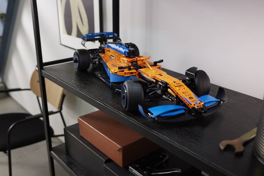 Presentazione dell'auto da corsa McLaren LEGO Technic